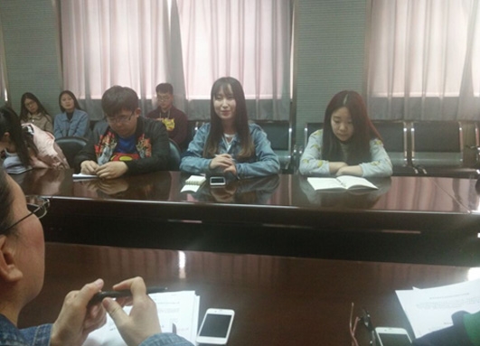 党员代表汇报情况