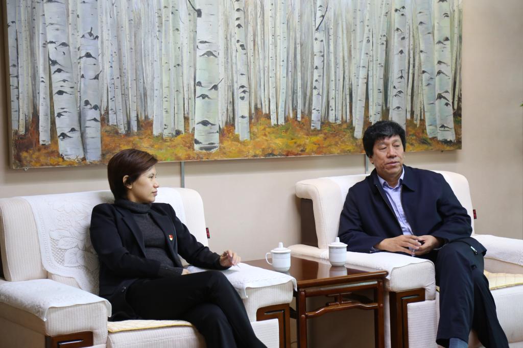 校党委副书记高峰会见河津市委常委、宣传部长李雯,副市长郝长安
